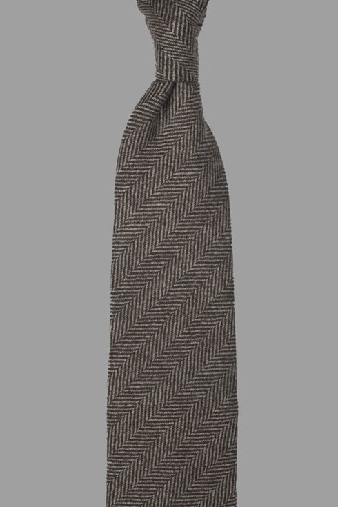 BROWN FLANNEL UNTIPPED HANDROLLED TIE