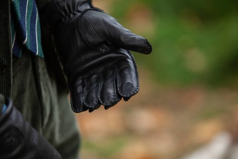 Black deer leather gloves