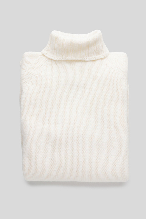 White Shetland Turtleneck Poszetka x Mr. Vintage